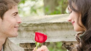 أسباب عشق الرجل للمرأة