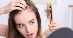 أسباب تساقط الشعر وكيفية علاجه