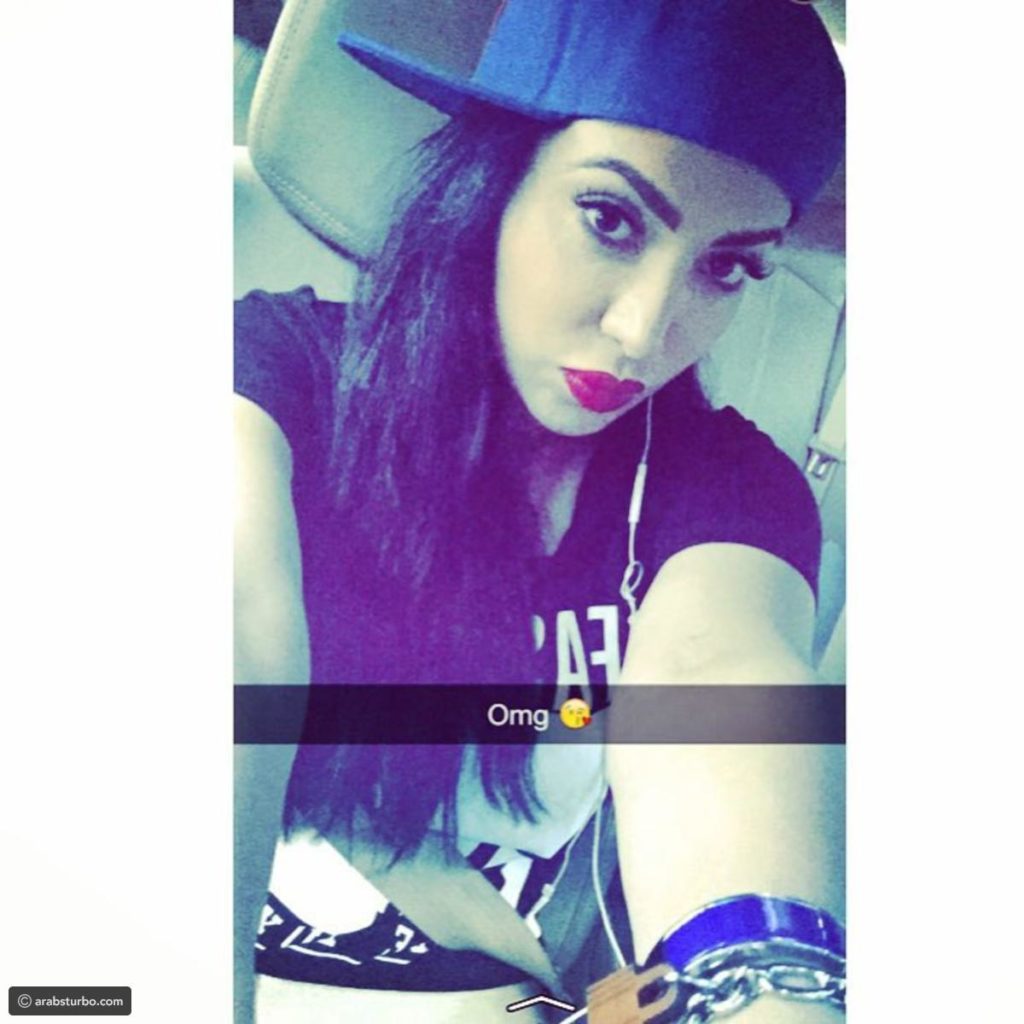 صور فوز الشطي في سيارتها11