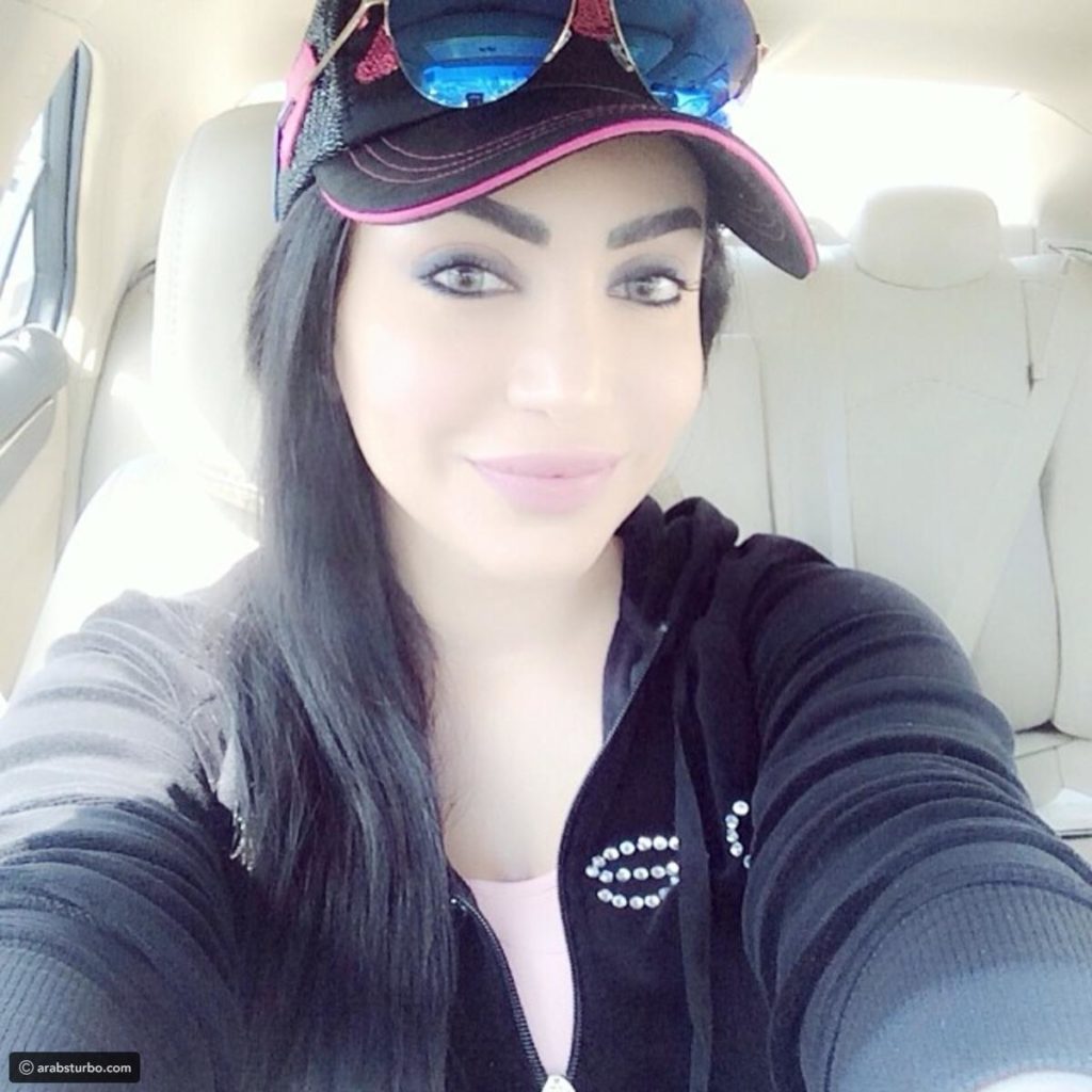 صور فوز الشطي في سيارتها14