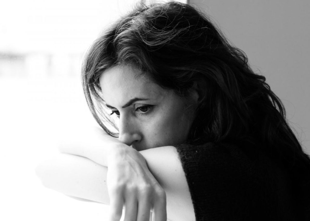 صور بنات حزينة 2