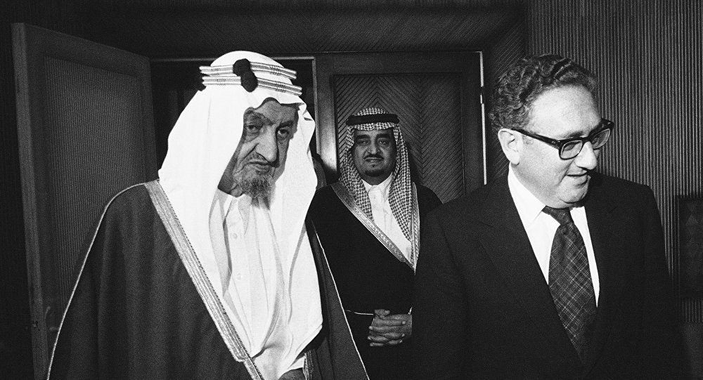 صور الملك فيصل مع بعض الشخصيات1
