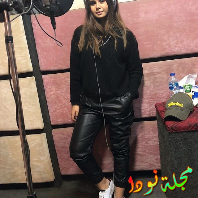 منة عرفة وزوجها9