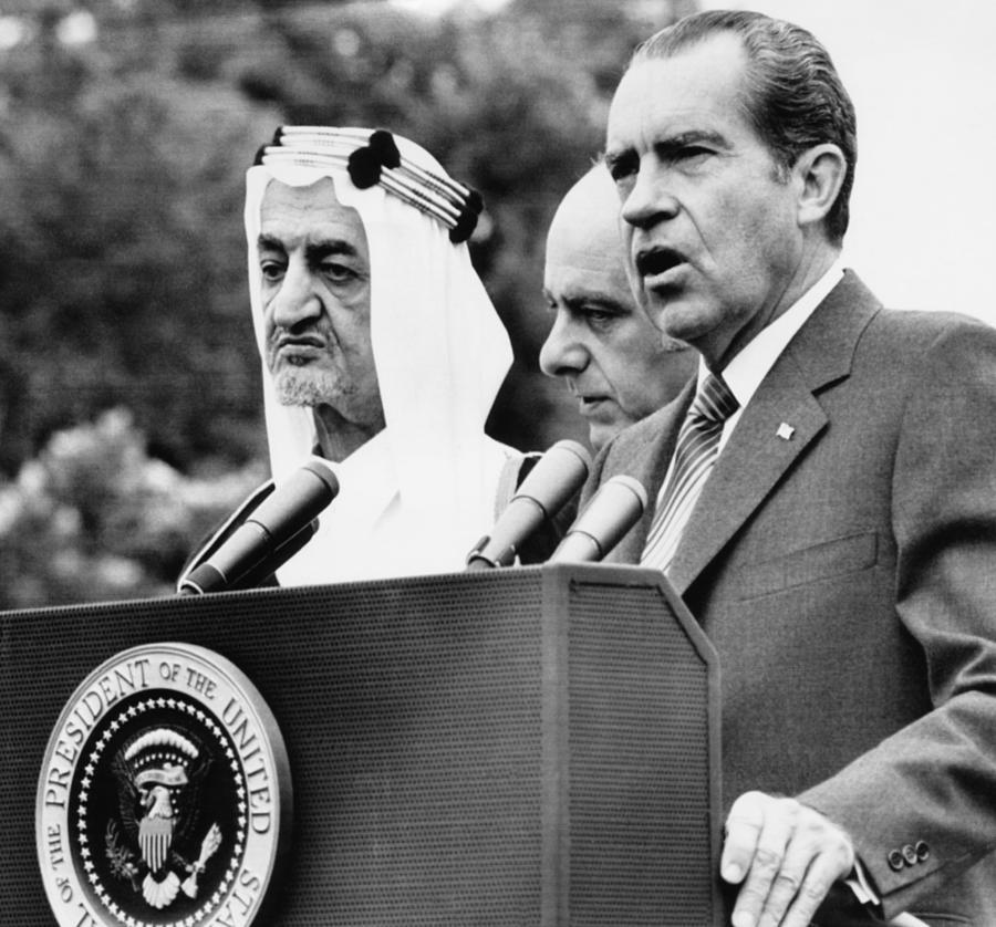 صور الملك فيصل مع بعض الشخصيات11