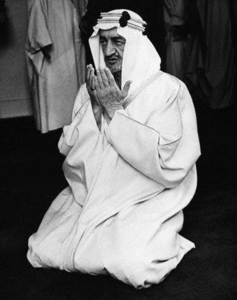 صور الملك فيصل مع بعض الشخصيات12