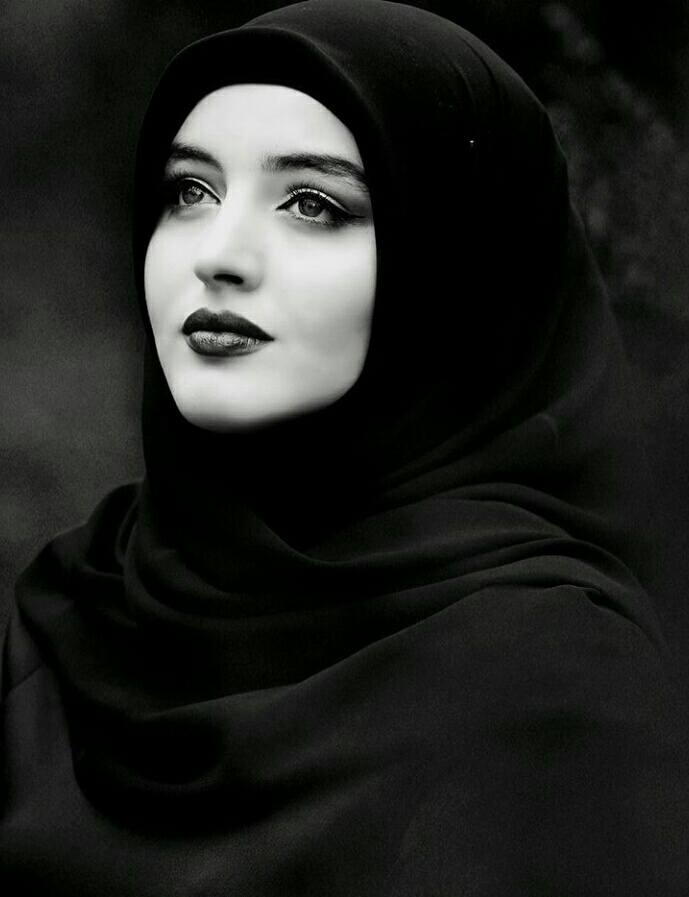 رمزيات بنات محجبات ابيض واسود4