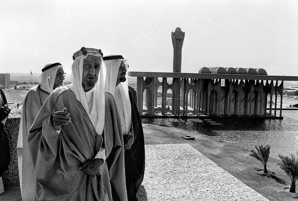 صور الملك فيصل مع بعض الشخصيات14
