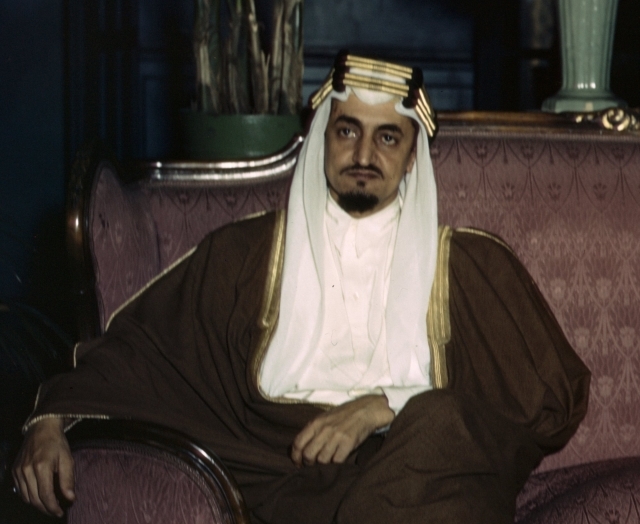 صور الملك فيصل مع بعض الشخصيات15
