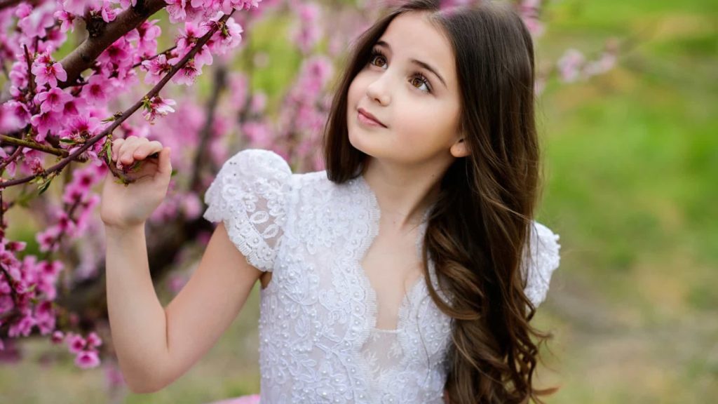 خلفيات اطفال بنات صغار صور أطفال3