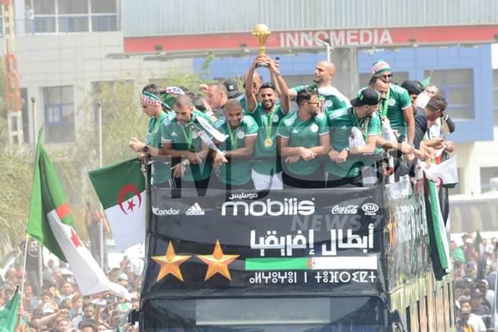 احتفالات المنتخب الجزائري 7