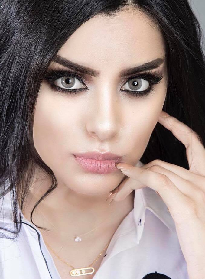 عدسات انستازيا رمادي غامق 8