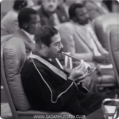 خلفيات صدام حسين يدخن 2