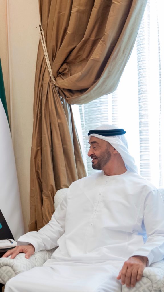 خلفيات محمد بن زايد 4