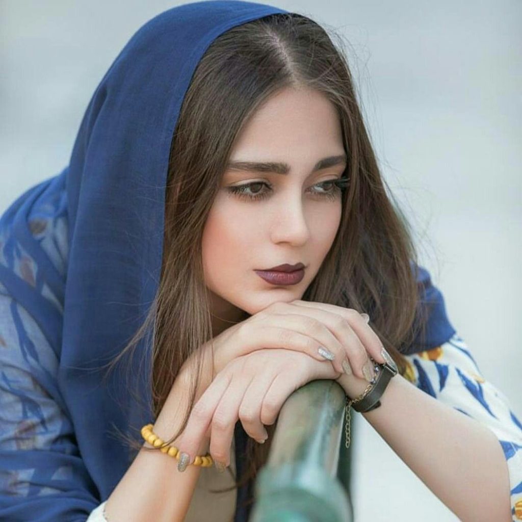 اجمل الصور الحزينة للبنات محجبات ٢