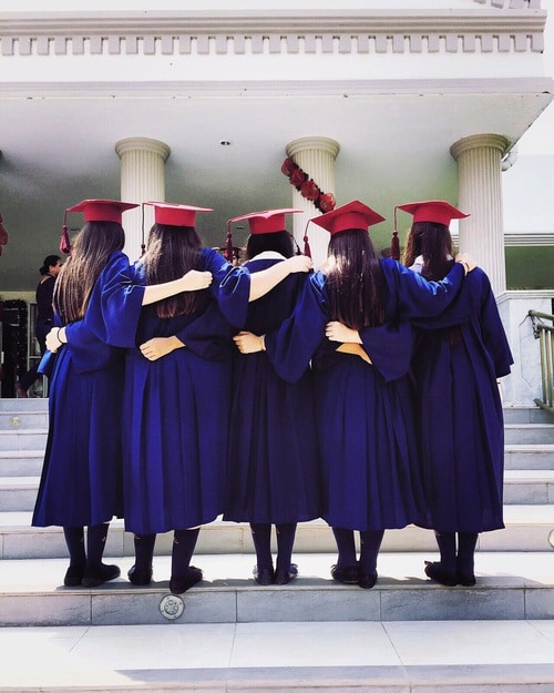 عبارات عن التخرج من الجامعة