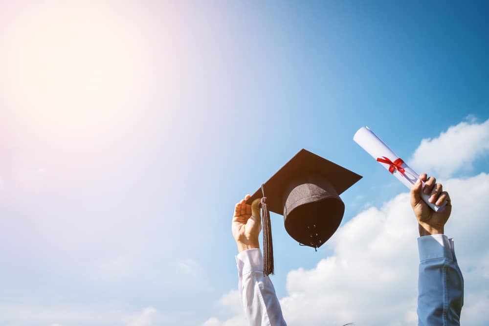 تهنئة تخرج من الجامعة