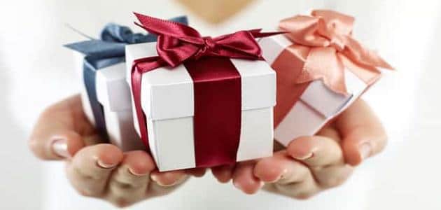 عبارات عن الهدايا المفاجئة