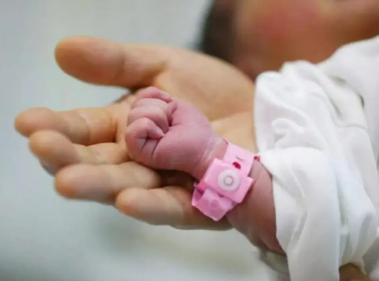 عبارات تهنئة بالمولودة