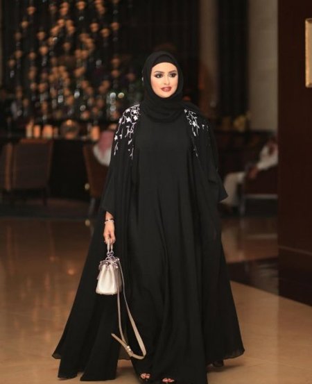 عبايات خليجية راقية سوداء 2020