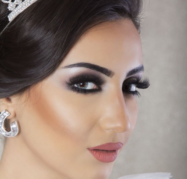 مكياج خليجي فخم للعرايس4