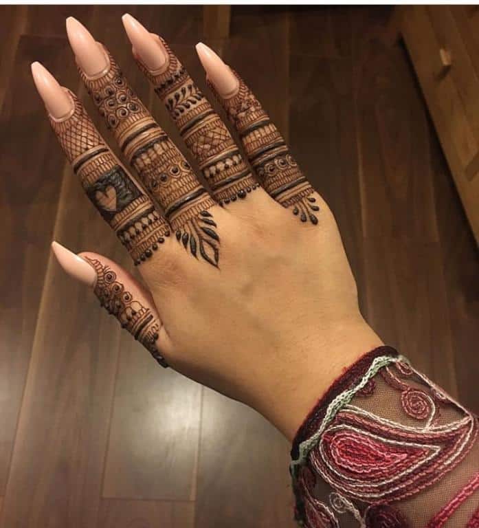 4نقش حناء اماراتي أصابع