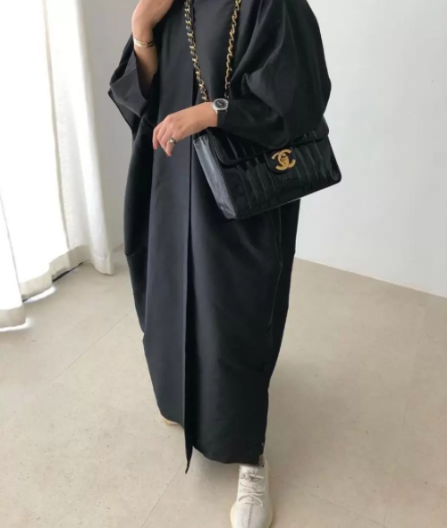 عبايات خليجية سوداء بسيطة3