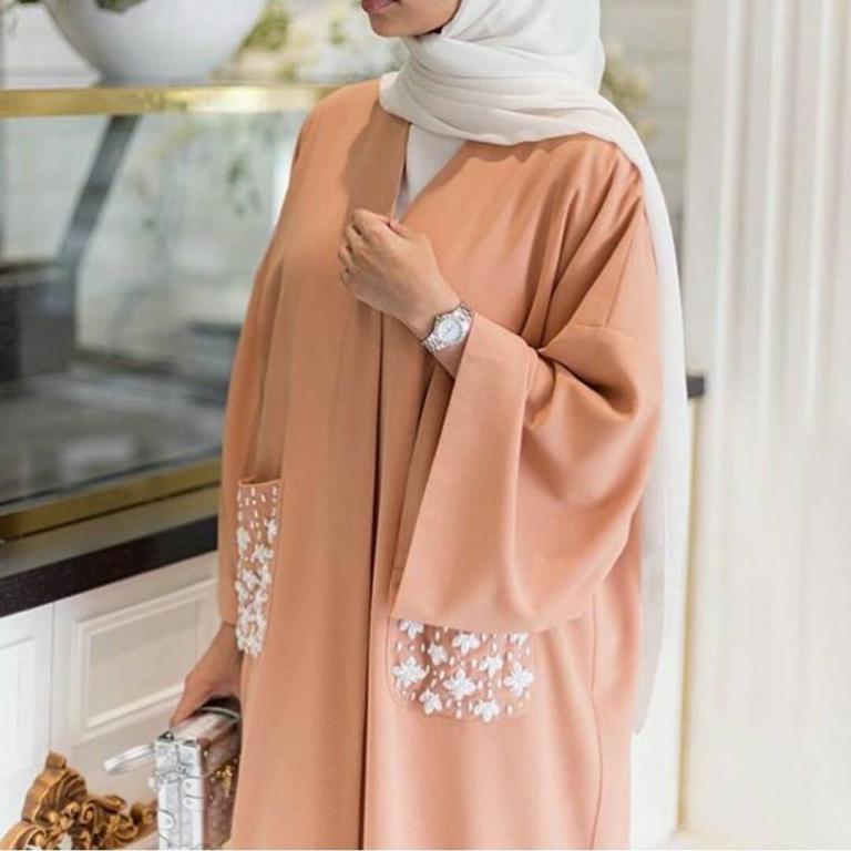 عبايات خليجية ملونة1