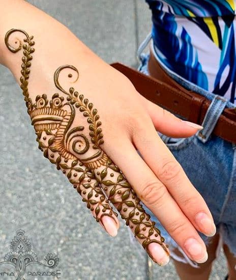 نقش حناء اماراتي اصابع3