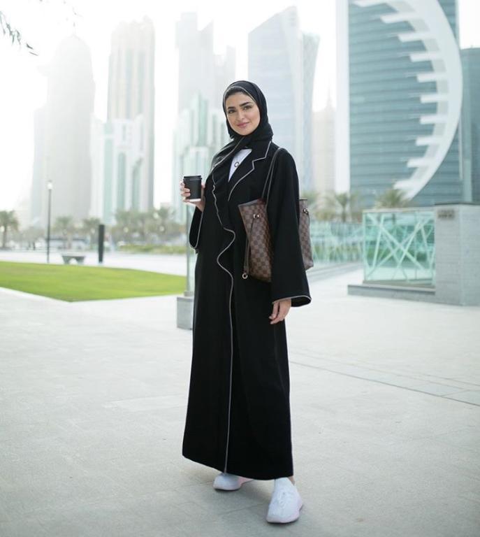 عبايات خليجية راقية سوداء4