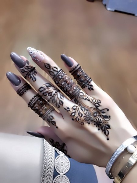 نقش حناء اماراتي اصابع3