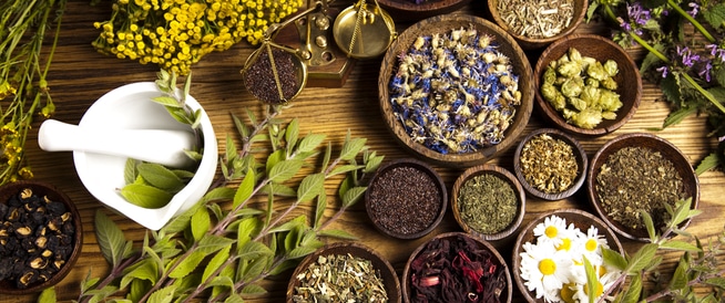 ضبط الهرمونات بالأعشاب