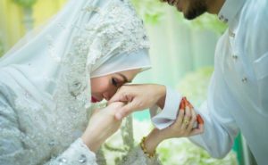 كيف تعرف الزوجة الصالحة قبل الزواج