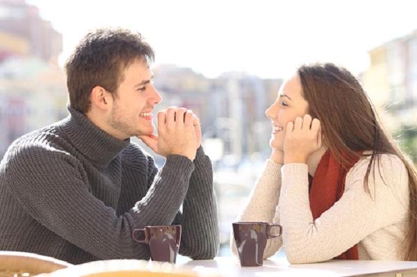 كيف اعرف انها تحبني من خلال الرسائل - كيف تعرف أن الفتاة تريدك 