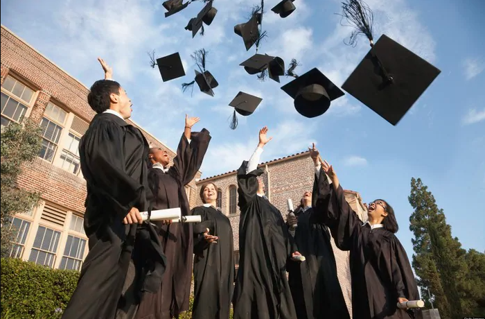 عبارات تخرج من الجامعة