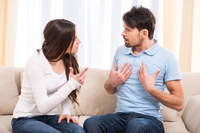 كيف أعرف أن زوجي يمثل على الحب