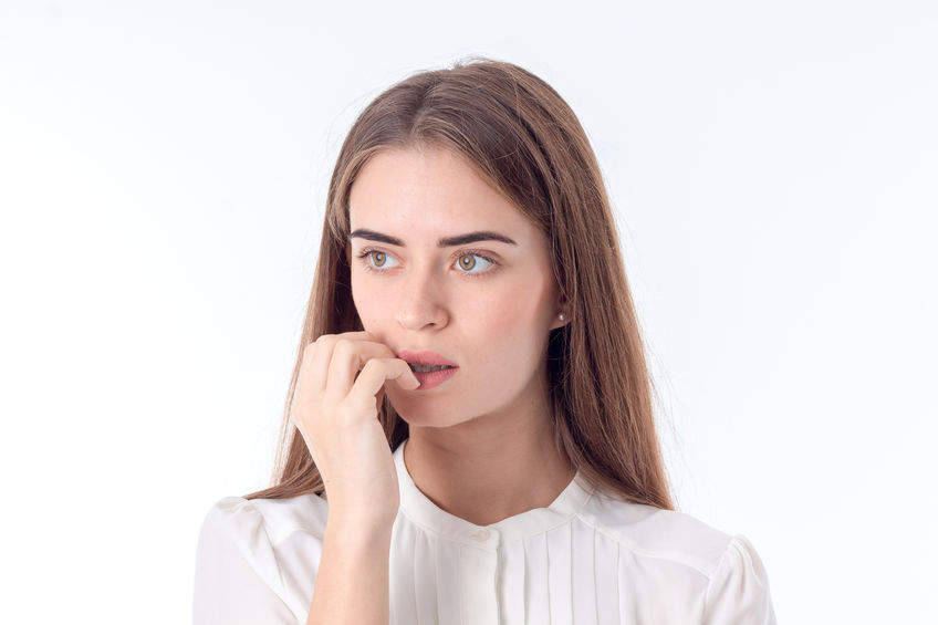 كيف تعرف أنها معجبة بك من لغة الجسد 