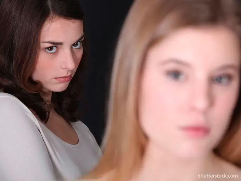 كيف تعرف الصديق المخادع