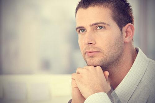 كيف تعرف أن شخص يفكر فيك وهو بعيد عنك