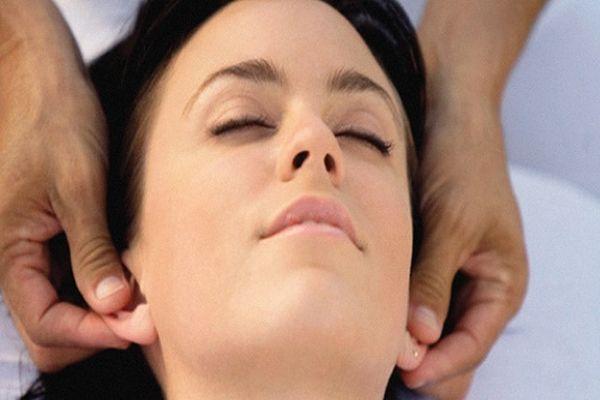 علاج ضعف السمع بالتدليك
