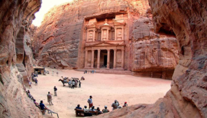موضوع تعبير بالانجليزي عن البتراء