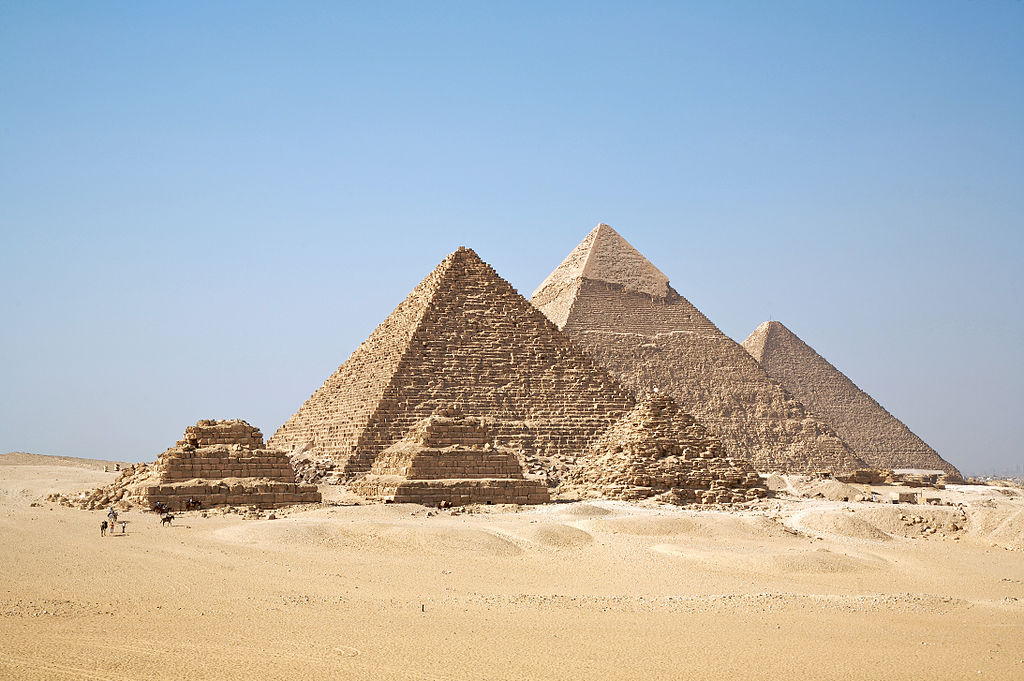 موضوع تعبير عن الأهرامات