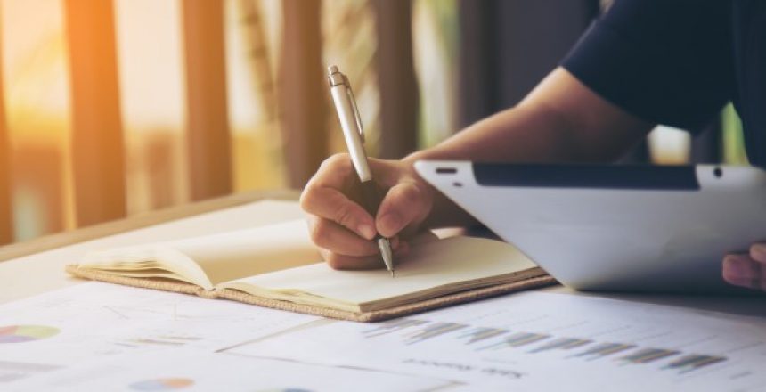 برجراف عن الاهرامات تانيه اعدادى
