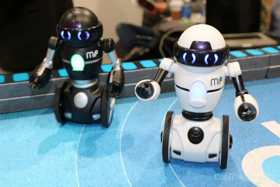 برجراف عن robots in our life للصف الثالث الاعدادي