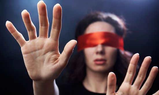 تفسير رؤية شخص أعمى في المنام للعزباء