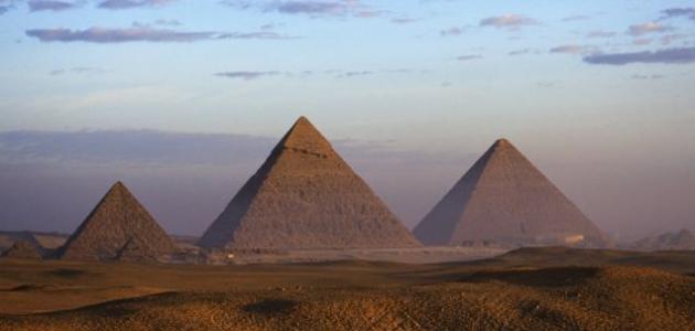 خطاب بالانجليزى عن الاهرامات للصف السادس الابتدائي