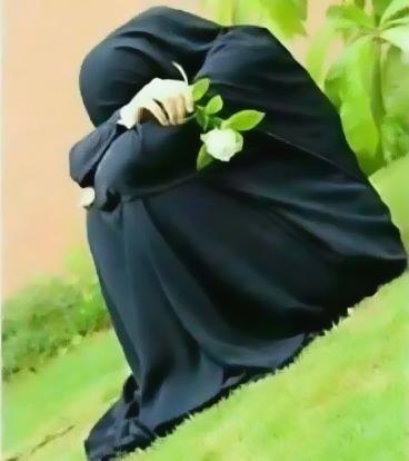 خلفيات بنات حزينة للواتس محجبات 2