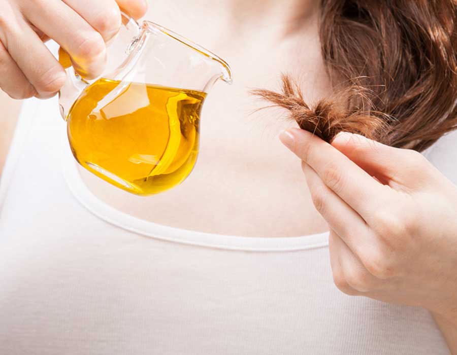 زيت يمنع التساقط ويطول الشعر