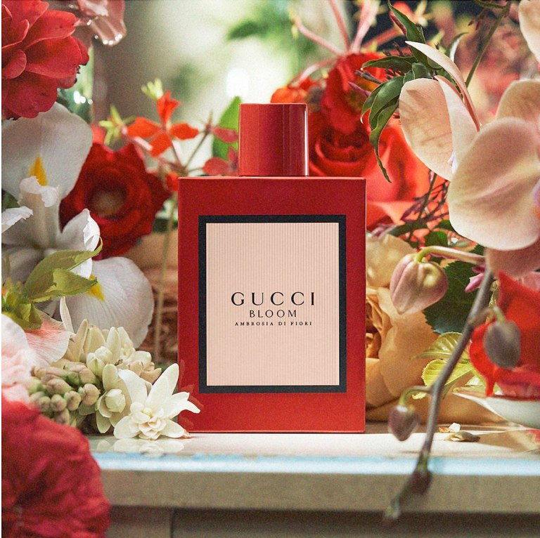 من جربت عطر قوتشي بلوم الأحمر