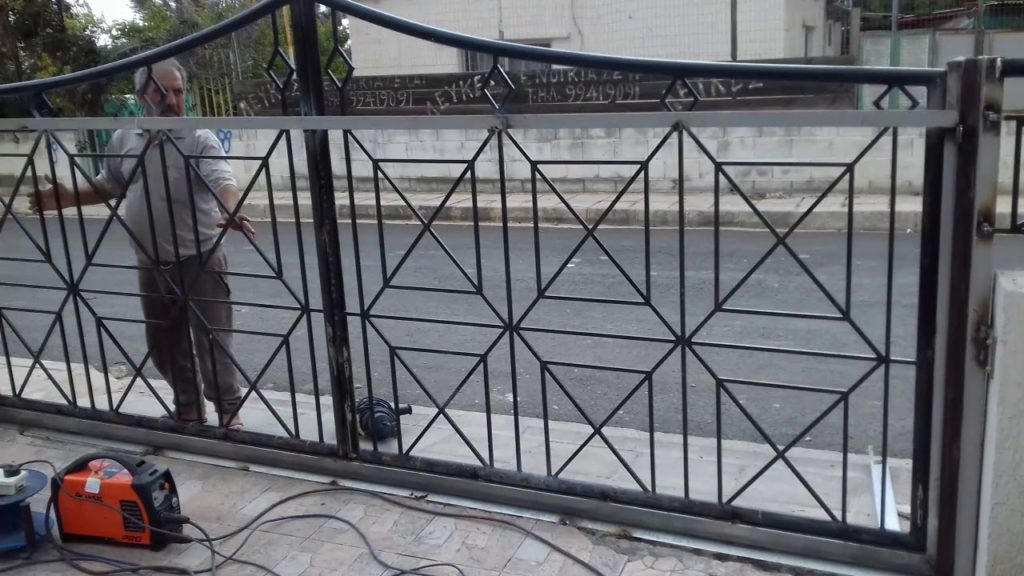 بوابات حديد جرار2