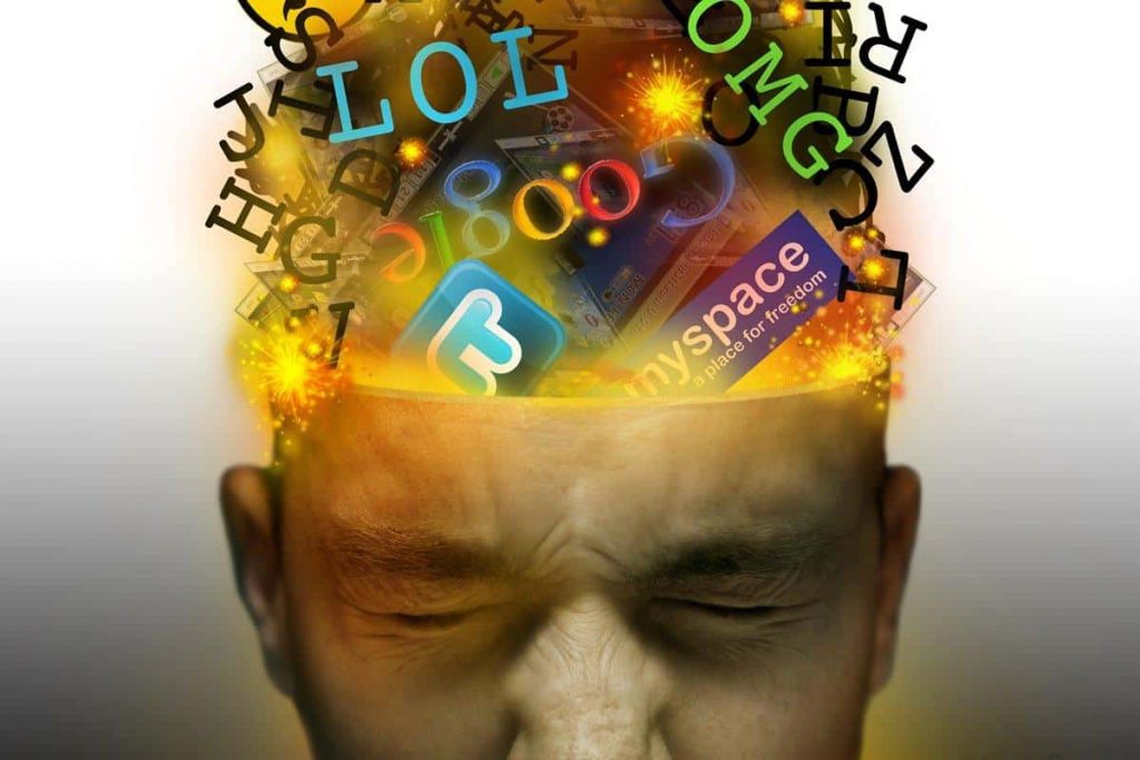 إيجابيات وسلبيات مواقع التواصل الاجتماعي